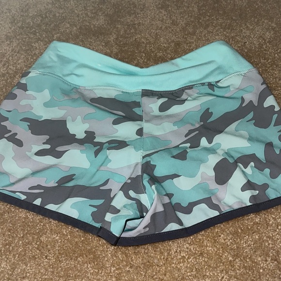 Teal/blue justice shorts size 10 in girls - Picture 2 of 3